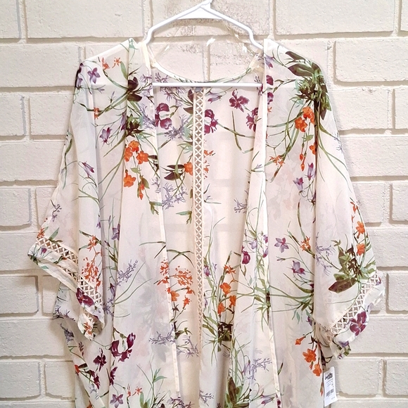 Charlotte Russe Floral Sheer Crochet Over-Sized Kimono. Size Small NWT - Picture 2 of 11